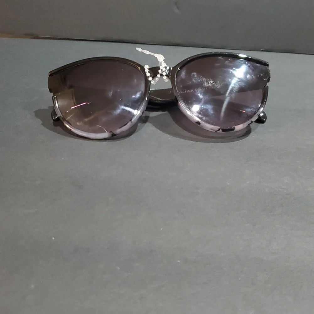 Vince Camuto vc1061 black and Gray multi fade lens sunglasses new‎